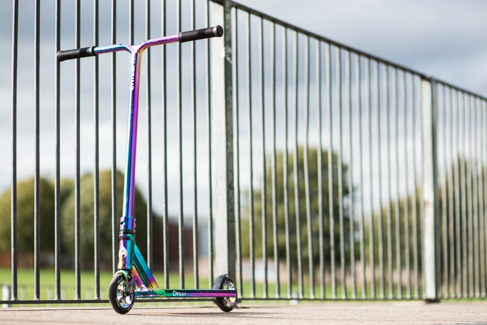 MICRO Πατίνι για Κόλπα Freestyle Chilli Pro Scooter Reaper Reloaded V2 – Neochrome 6 MICRO Πατίνι για Κόλπα Freestyle Chilli Pro Scooter Reaper Reloaded V2 – Neochrome - Image 4