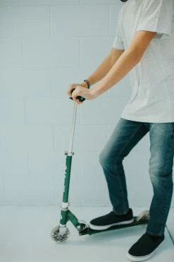 Πατίνι Micro Sprite LED – Σκούρο Πράσινο -Μαγαζί ποδηλάτων Orient fnf large micro sprite led forest green 11